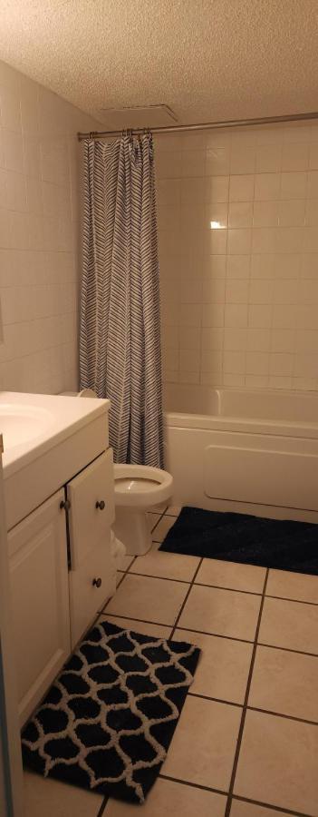 Chic Furnished With Modern Amenities On 12 Avenue Sw For Prime Apartment Calgary