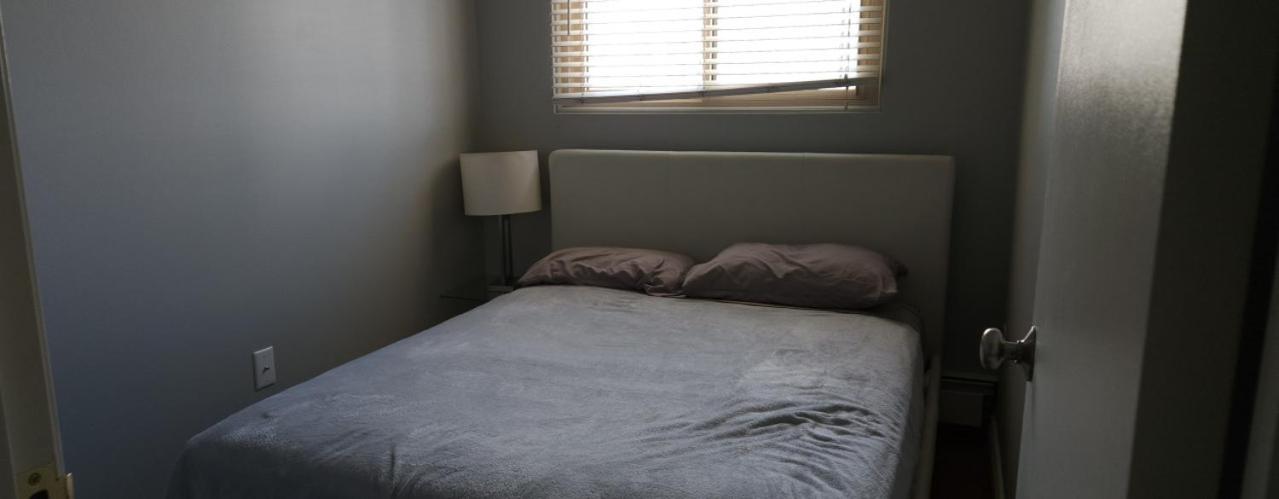 Chic Furnished With Modern Amenities On 12 Avenue Sw For Prime * Calgary