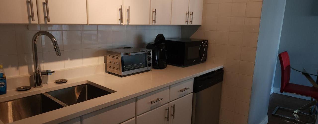 Chic Furnished With Modern Amenities On 12 Avenue Sw For Prime Apartment Calgary